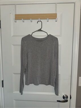 wild fable Gray Long-Sleeve Crewneck Top